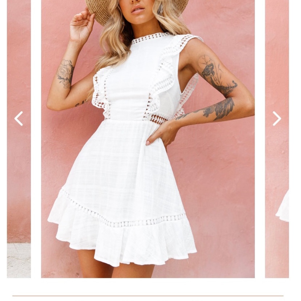 Selfie Leslie dress